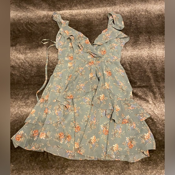 Windsor Sage Green Chiffon Floral Mini Dress - Picture 1 of 3